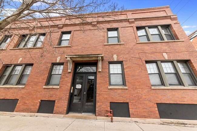 Building Photo - 2989 N Lawndale Ave Unit 1 Rental
