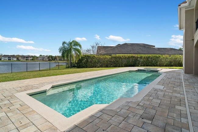 7560 Blue Quail Ln