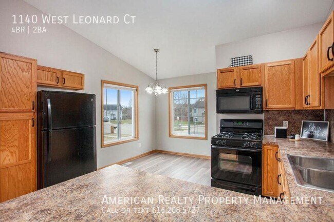 Photo - 1140 W Leonard Ct