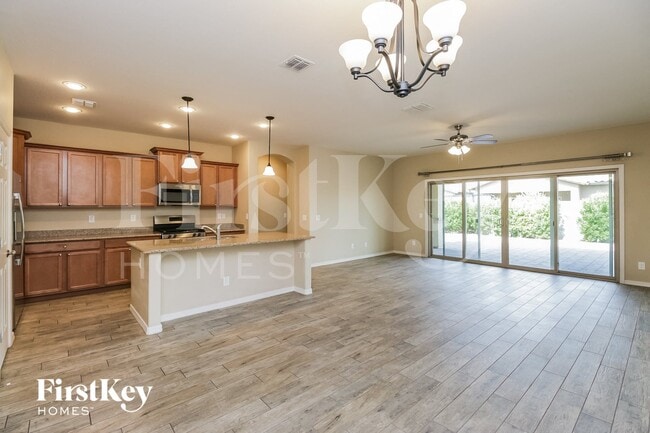Photo - 376 W Flame Tree Ave
