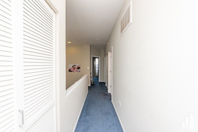 Photo - 324 N Jefferson St Unidad 302