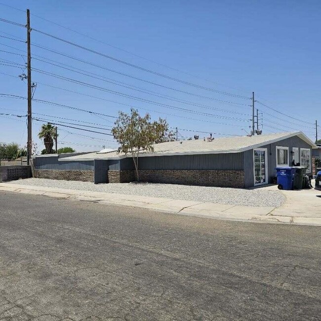 1359 W Morrison St - House for Rent in Yuma, AZ | ForRent.com