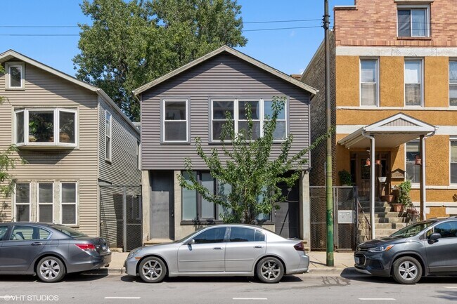 Building Photo - 726 W 18th St Unit 1F
