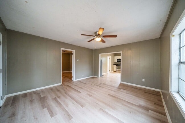 Photo - 807 Walnut St