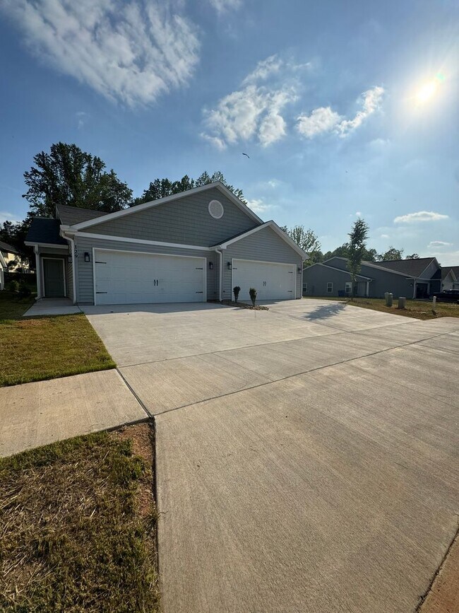 Photo - 136 Brawley Villas Pl