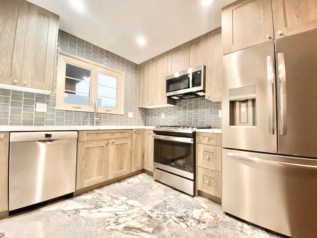 Photo - 320 N Crescent Dr