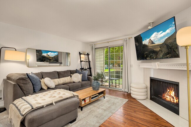 Photo - 215 9th St Unit #D102