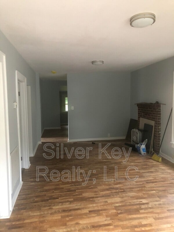 Photo - 422 Walker St