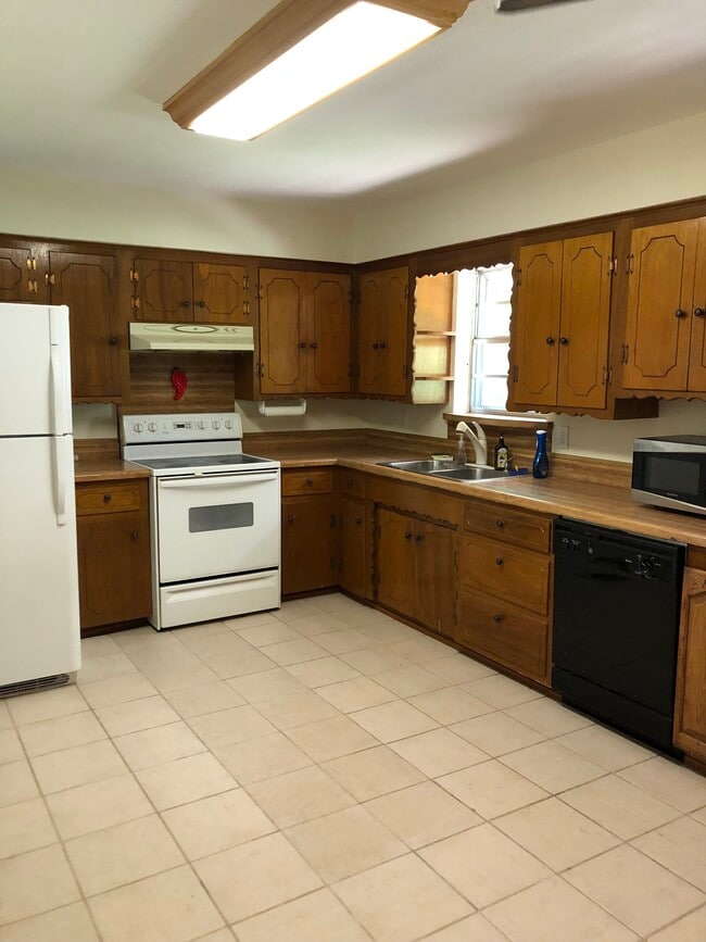 Photo - 241 N Murphy Rd