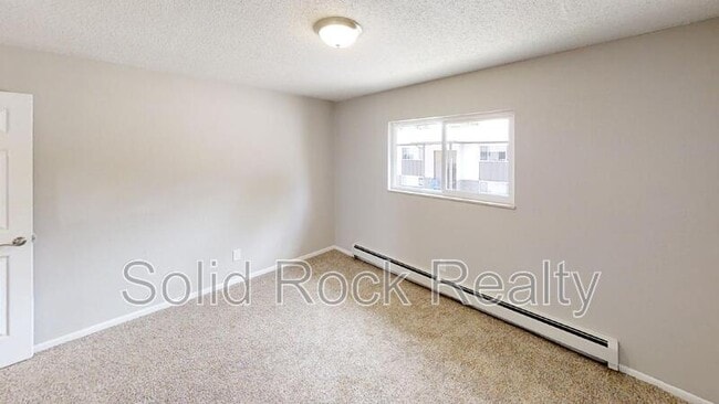 Photo - 2925 Straus Ln