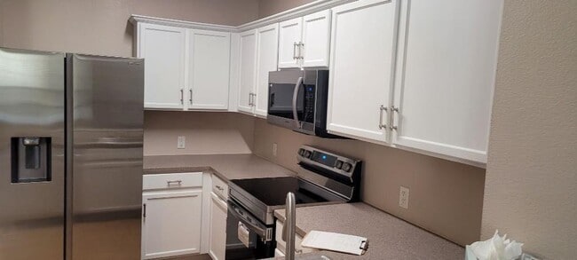 Photo - 2220 Stoneleigh Pl Unit 2220