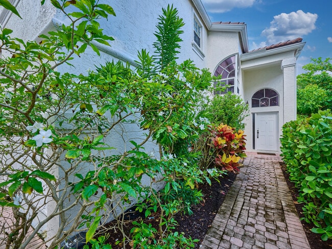 Photo - 2067 Cezanne Rd