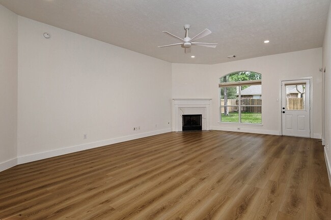 Photo - 122 S Abram Cir