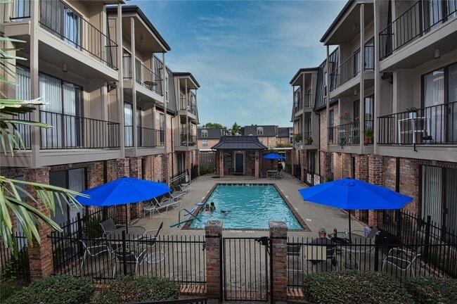 Photo - 2425 Underwood St Unit 346