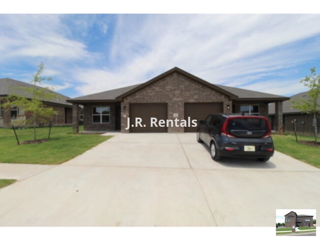 Photo - 118 Wind Ridge Dr