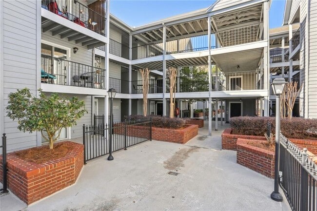 Photo - 432 Granville Ct