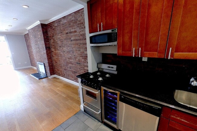 Photo - 102 E 7th St Apartment Unit 5