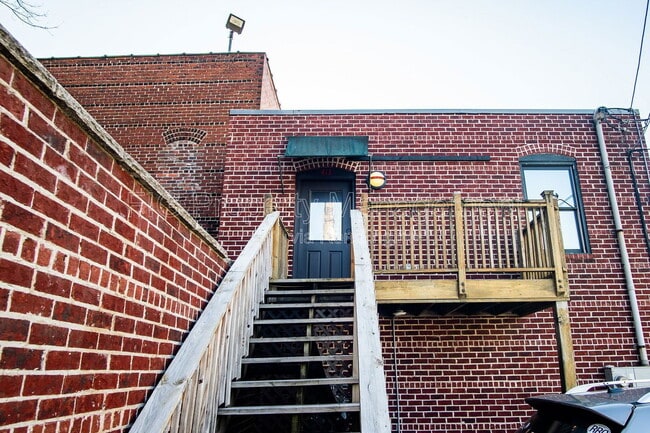 Photo - 413 W Depot Ave