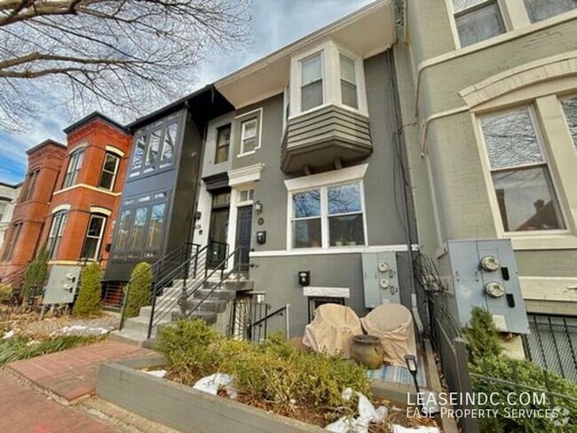 Building Photo - 633 14th St NE Rental