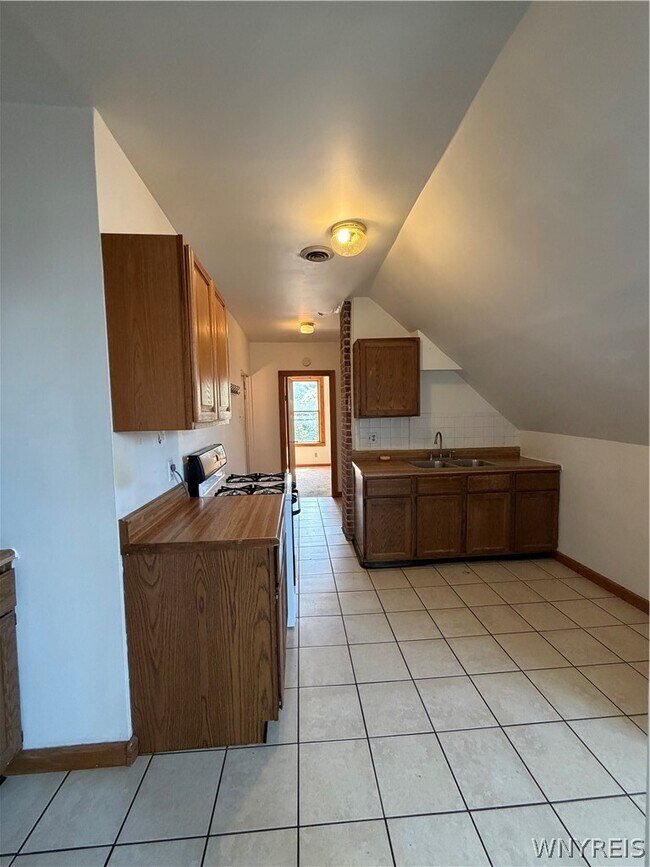 Photo - 1005 Elmwood Ave
