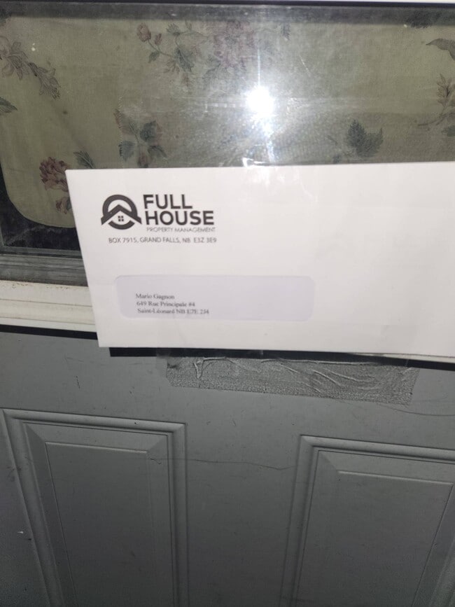 Building Photo - 649 Rue Principale Unit 4