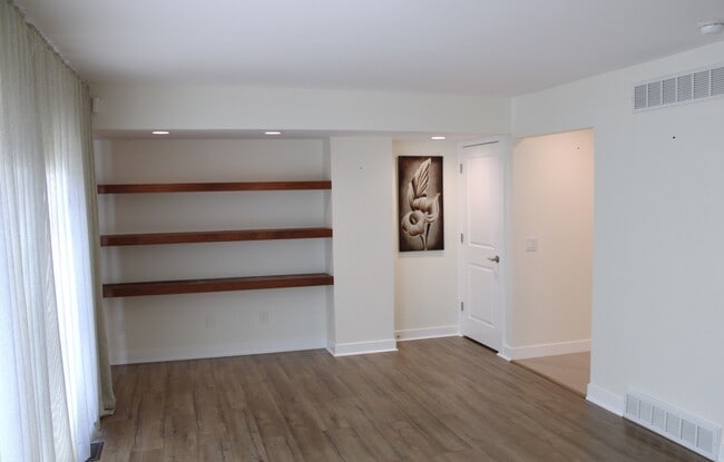 Photo - 1856 Coolidge Rd