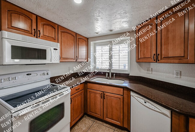 3301 E Wescott Dr