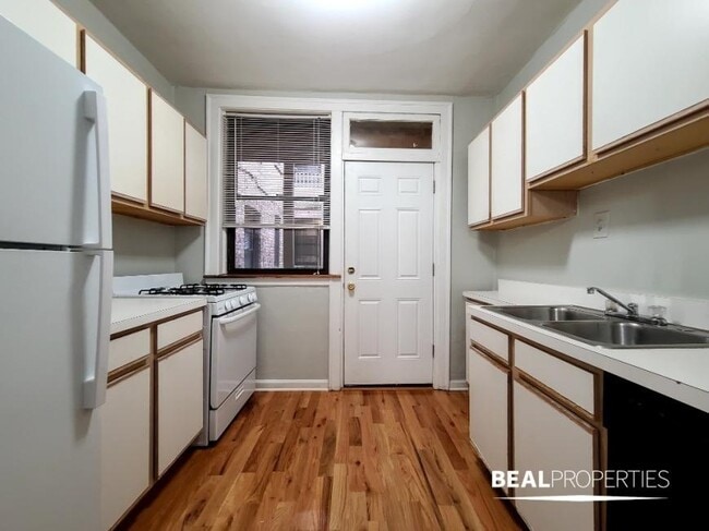 Photo - 2 bedroom in CHICAGO IL 60613 Unidad 1