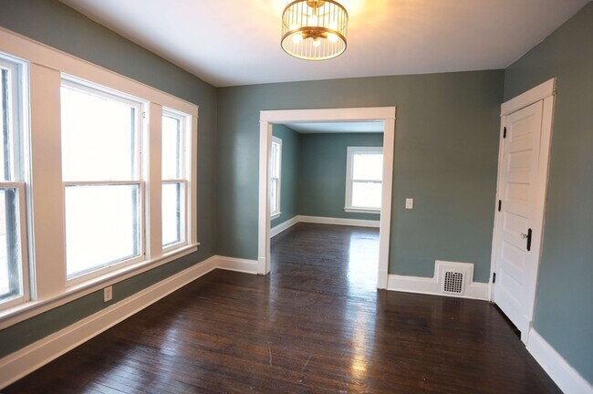 Photo - 1222 Wealthy St SE