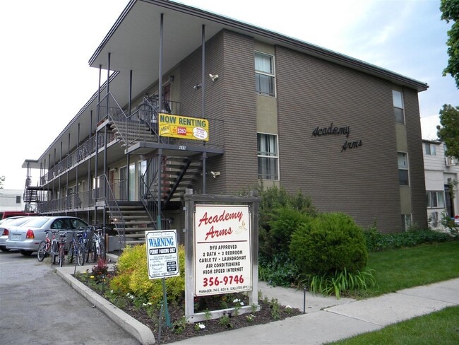 Building Photo - 469 N 100 E