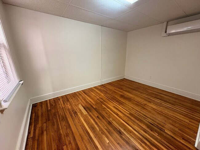 Photo - 115 S Duke St