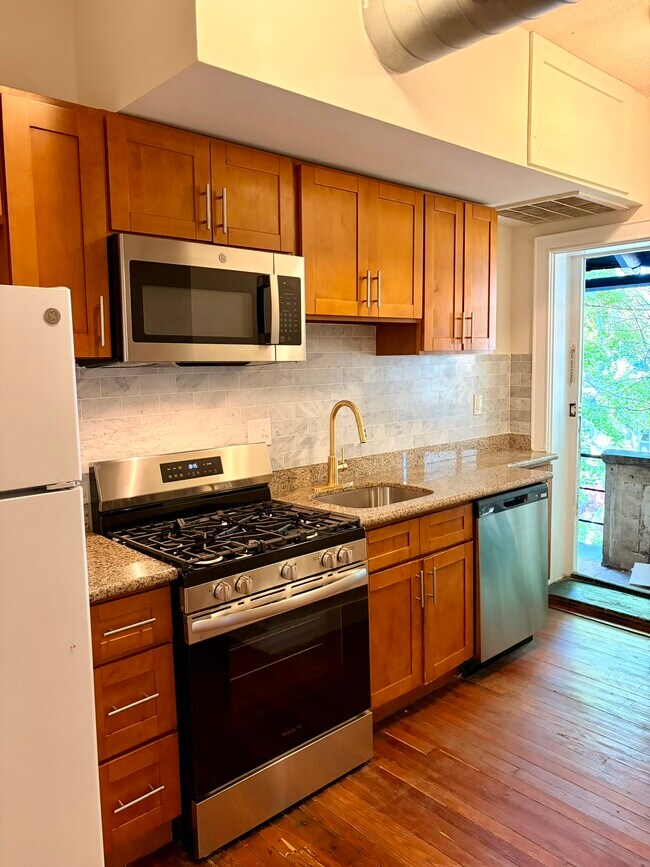 Photo - 3511 Baring St