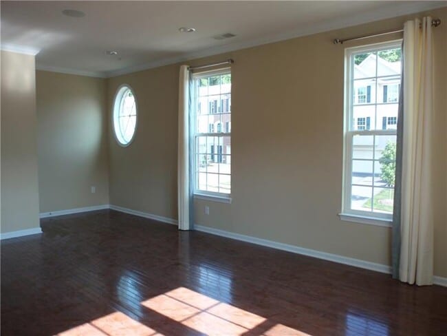 Photo - 325 Broadstone Dr