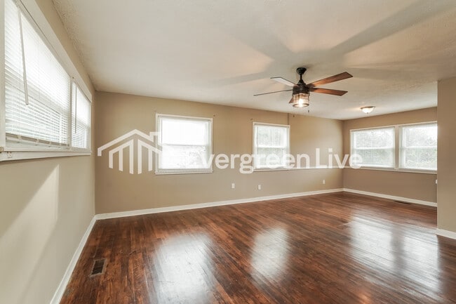 Photo - 1147 Weston St