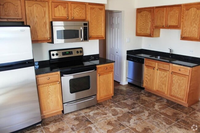 Building Photo - 10S433 Echo Ln Unit 1 Rental