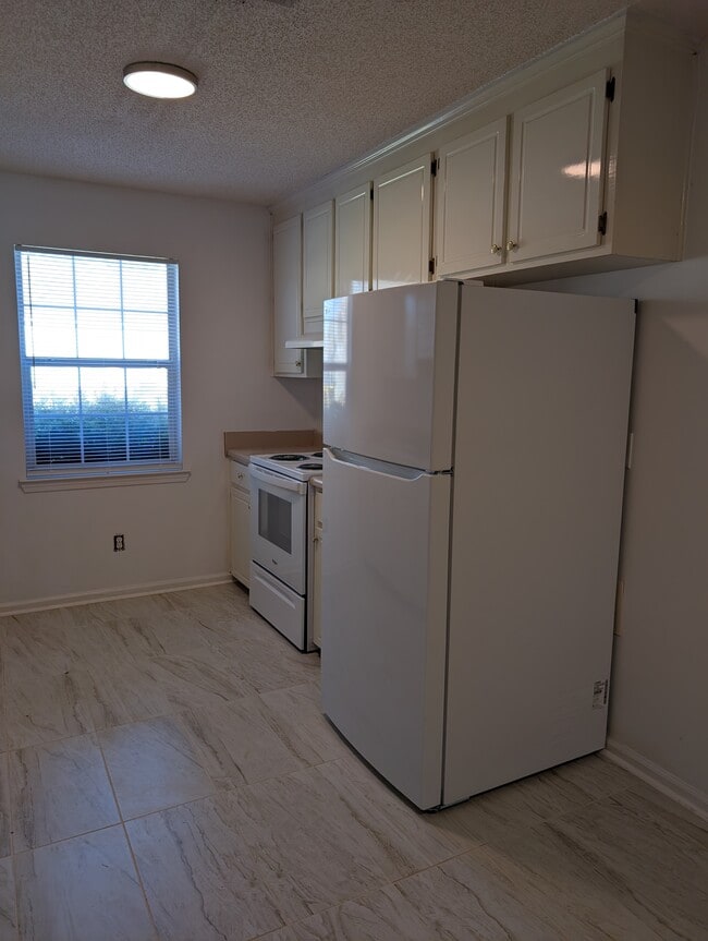 Photo - 610F MITCHELL