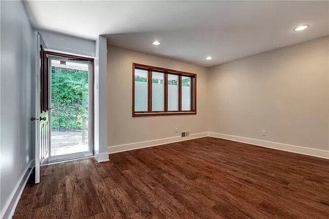 Building Photo - Upper Lawrenceville - 2 Bedrooms 1.5 baths. AVAILABLE AUGUST 2026