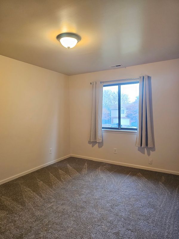 Photo - 29936 Utica Rd