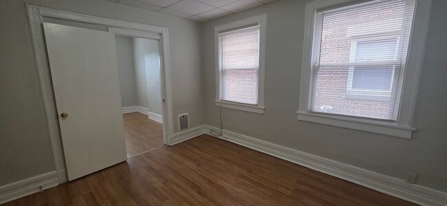 Building Photo - 382 Bond St Unit 2 Rental