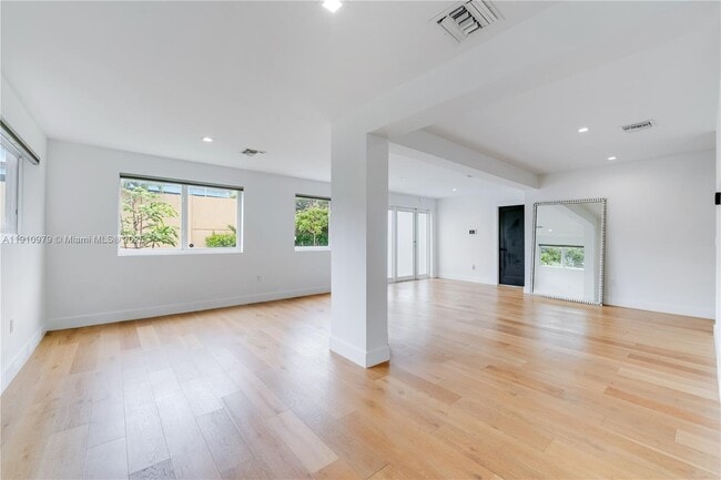 Photo - 4301 NW 6th Ave