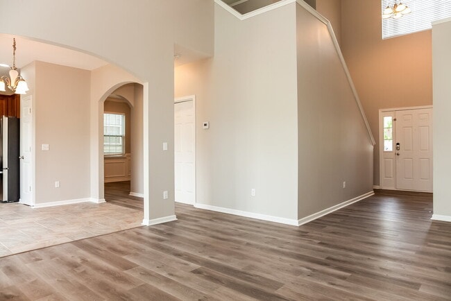 Photo - 912 Old Forester Ln