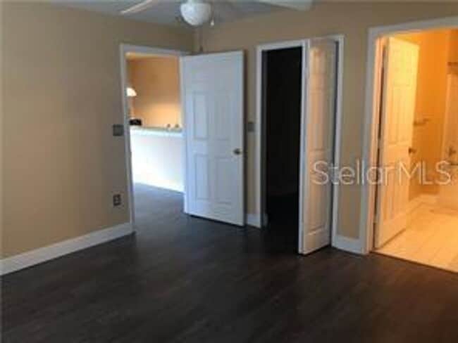 Photo - 5483 Vineland Rd