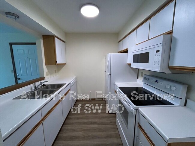 Photo - 2029 S National Ave Unidad Apt 21