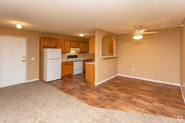 2BR, 2BA - 1,250SF