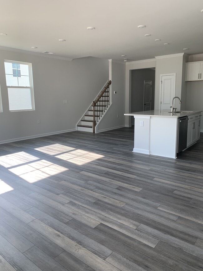 Photo - 6011 Grey Colt Wy