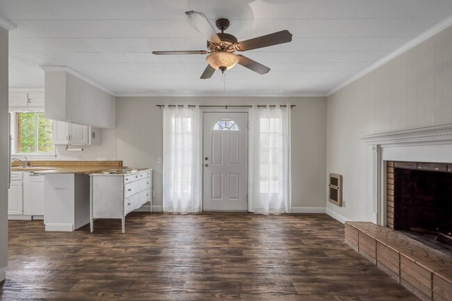 Photo - 3bd 2ba HOME FOR RENT on LARGE LOT!