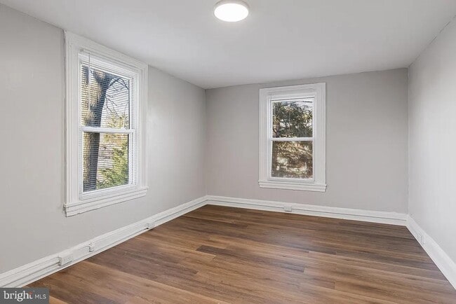 Photo - 212 Warren St