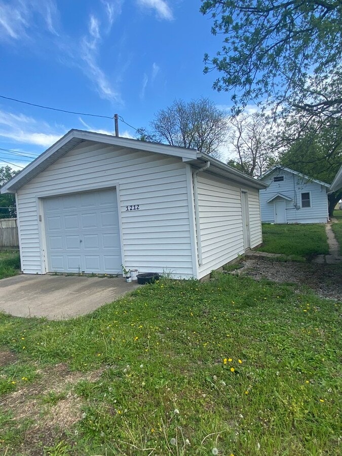 Photo - 2 bed House for Rent in Beatrice, Available Now!