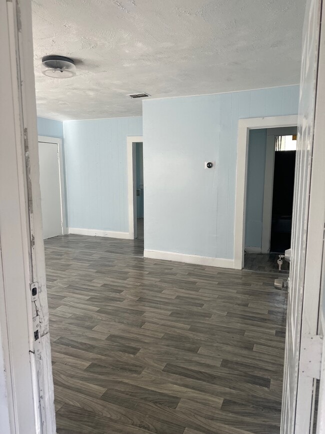 Photo - 3033 Thomas St