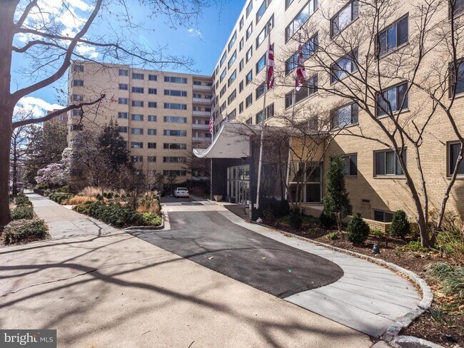 Building Photo - 4600 Connecticut Ave NW Unit 809 Rental